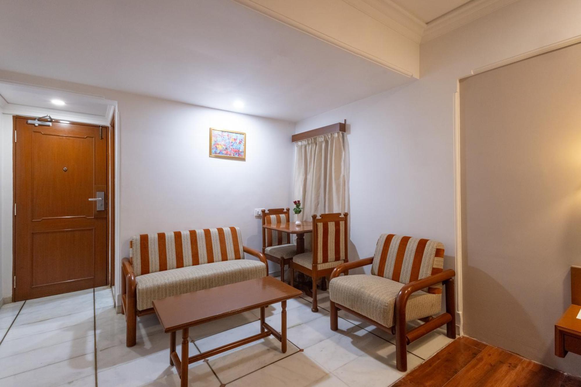 Alba Premier, Vadodara Bagian luar foto
